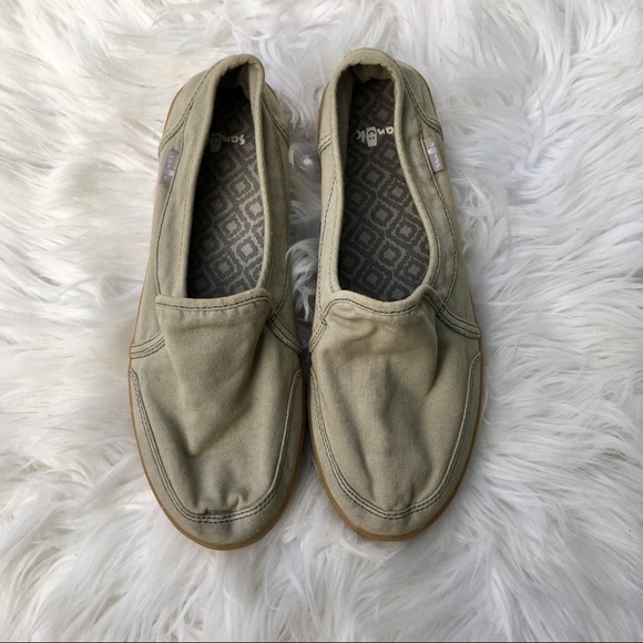 Sanuk Shoes - NWOT Sanuk pair o dice mint